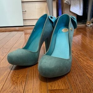 Blue bowed high heels for sale!